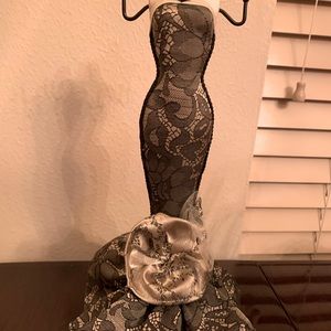 Jewelry hanger accessories